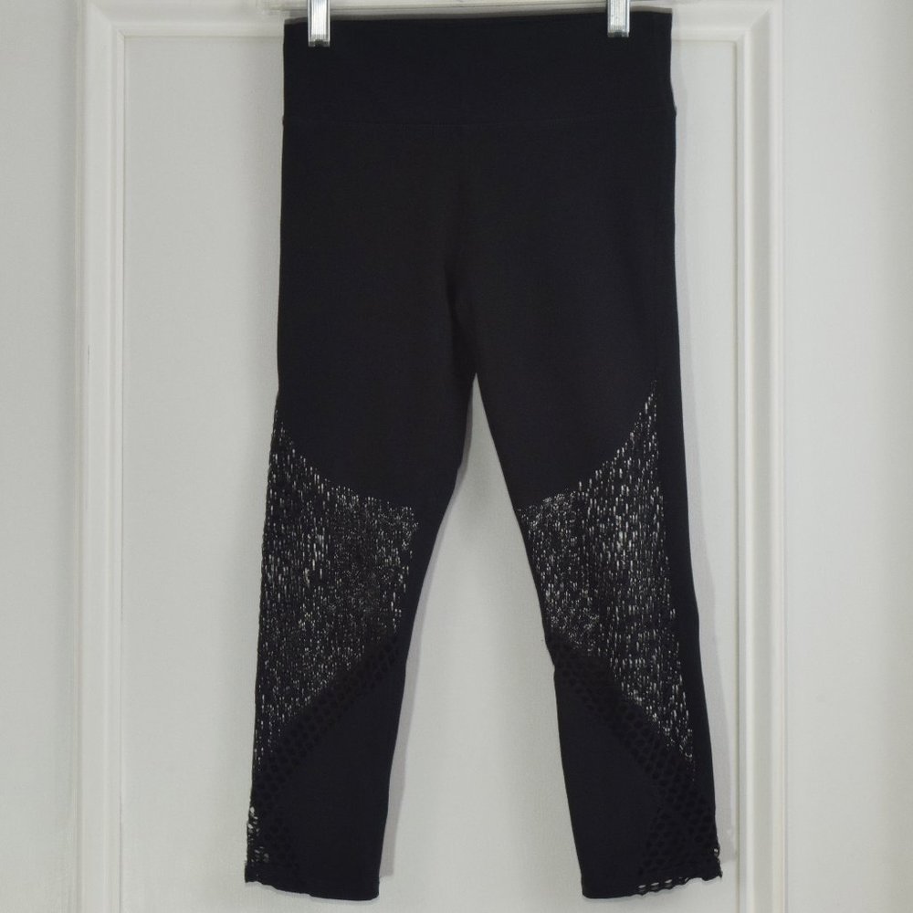 Fabletics Capri Leggings Women XXS Black White Workout Neutral Athletic Casual